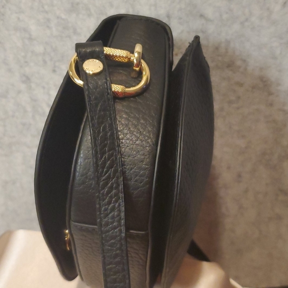 Vince Camuto Black purse with snake skin designed - Picture 7 of 8